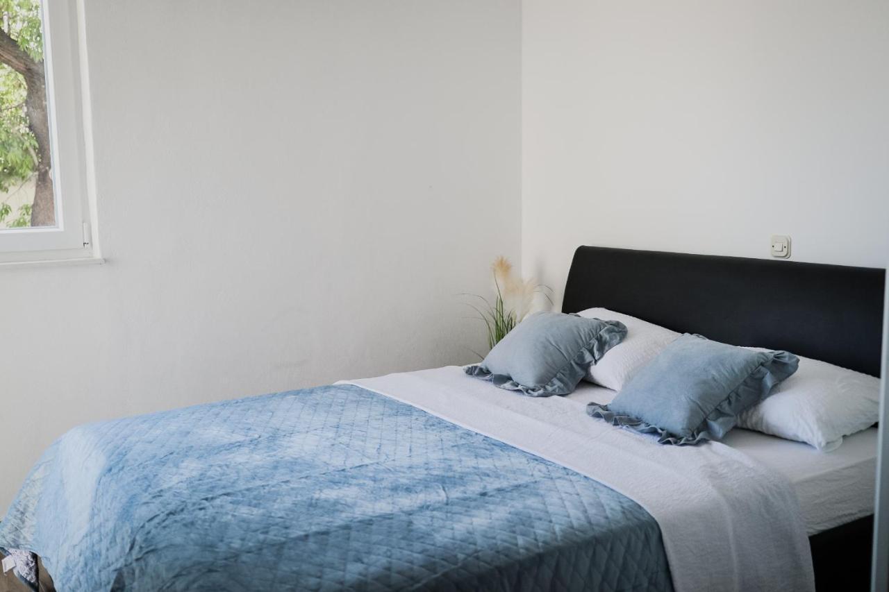 Apartments Morska Vila 코마르나 외부 사진