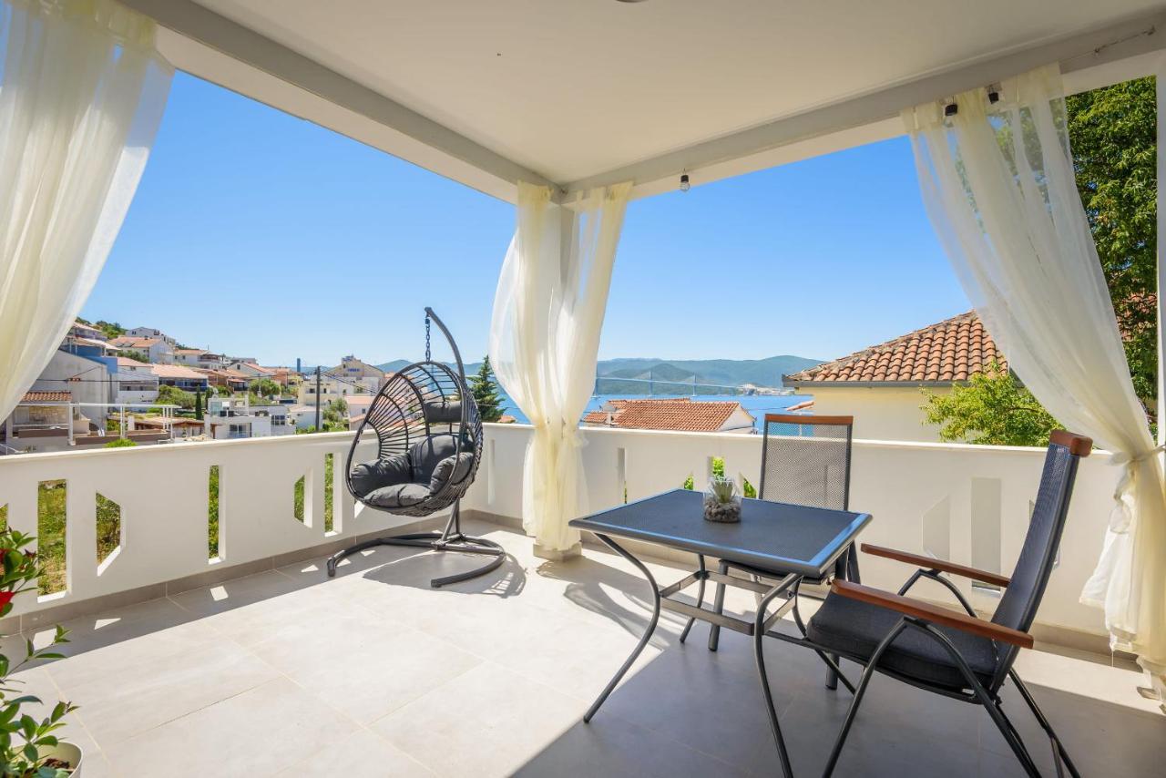 Apartments Morska Vila 코마르나 외부 사진