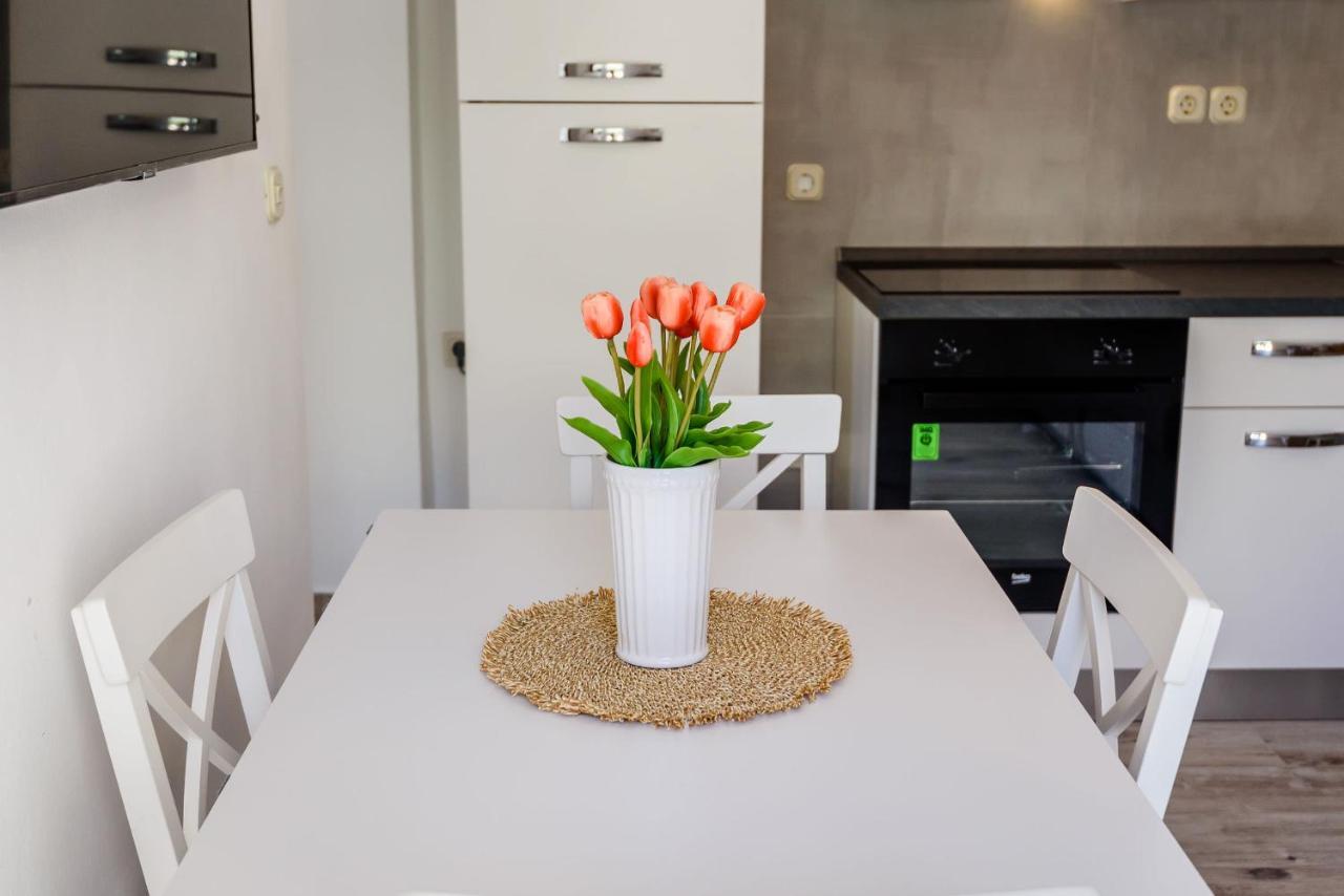 Apartments Morska Vila 코마르나 외부 사진