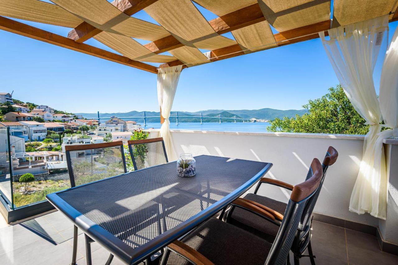 Apartments Morska Vila 코마르나 외부 사진