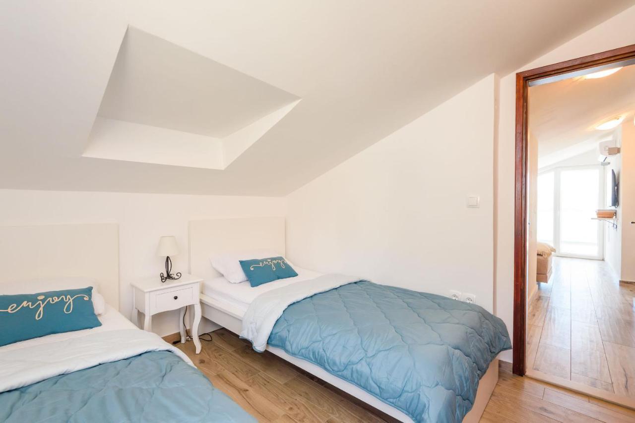 Apartments Morska Vila 코마르나 외부 사진