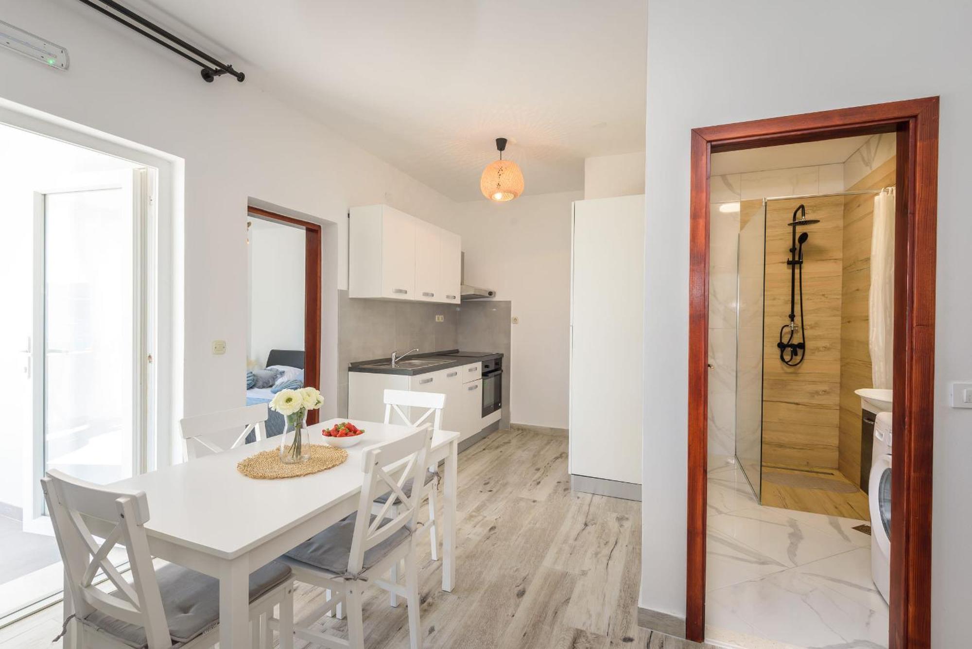 Apartments Morska Vila 코마르나 외부 사진