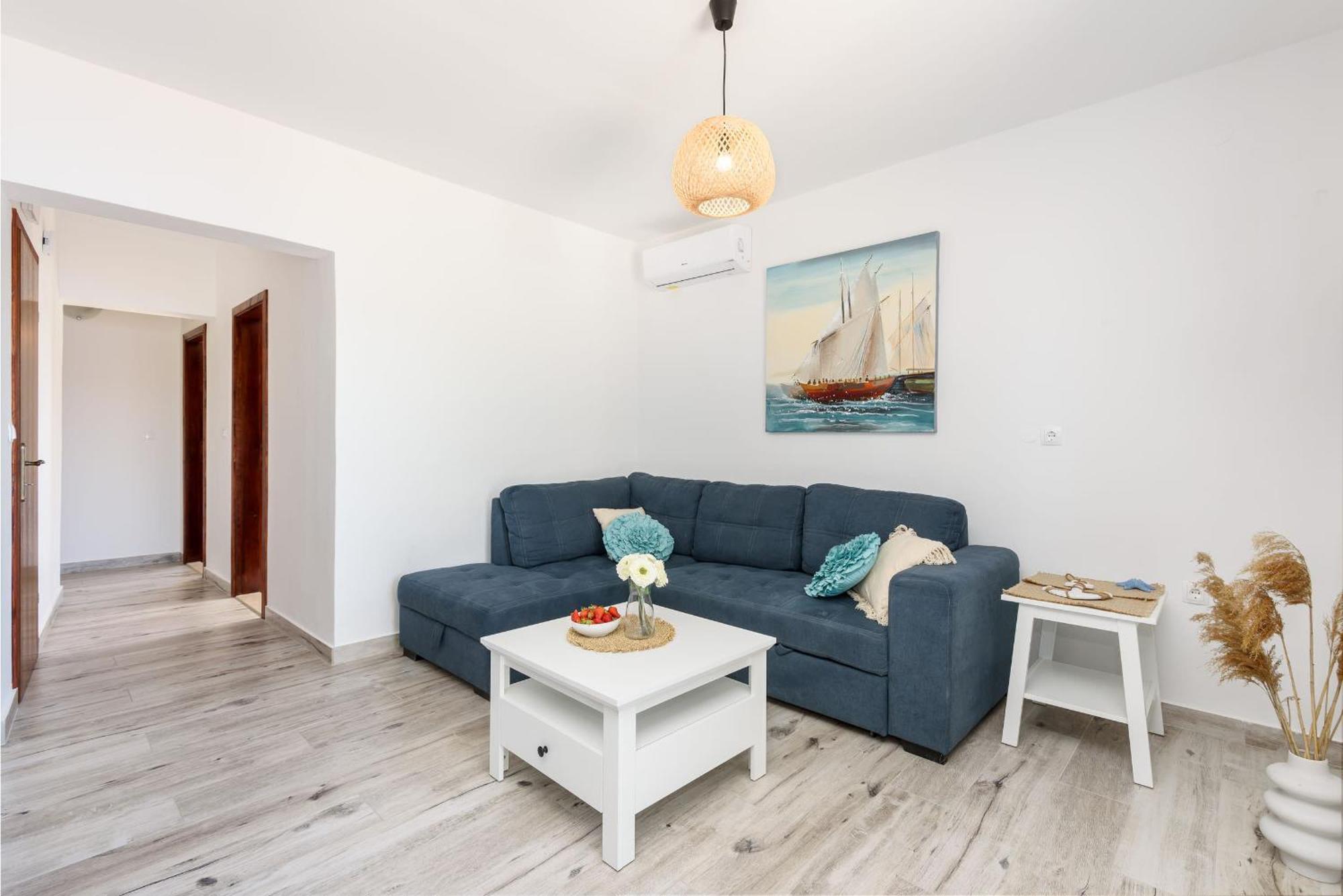 Apartments Morska Vila 코마르나 외부 사진