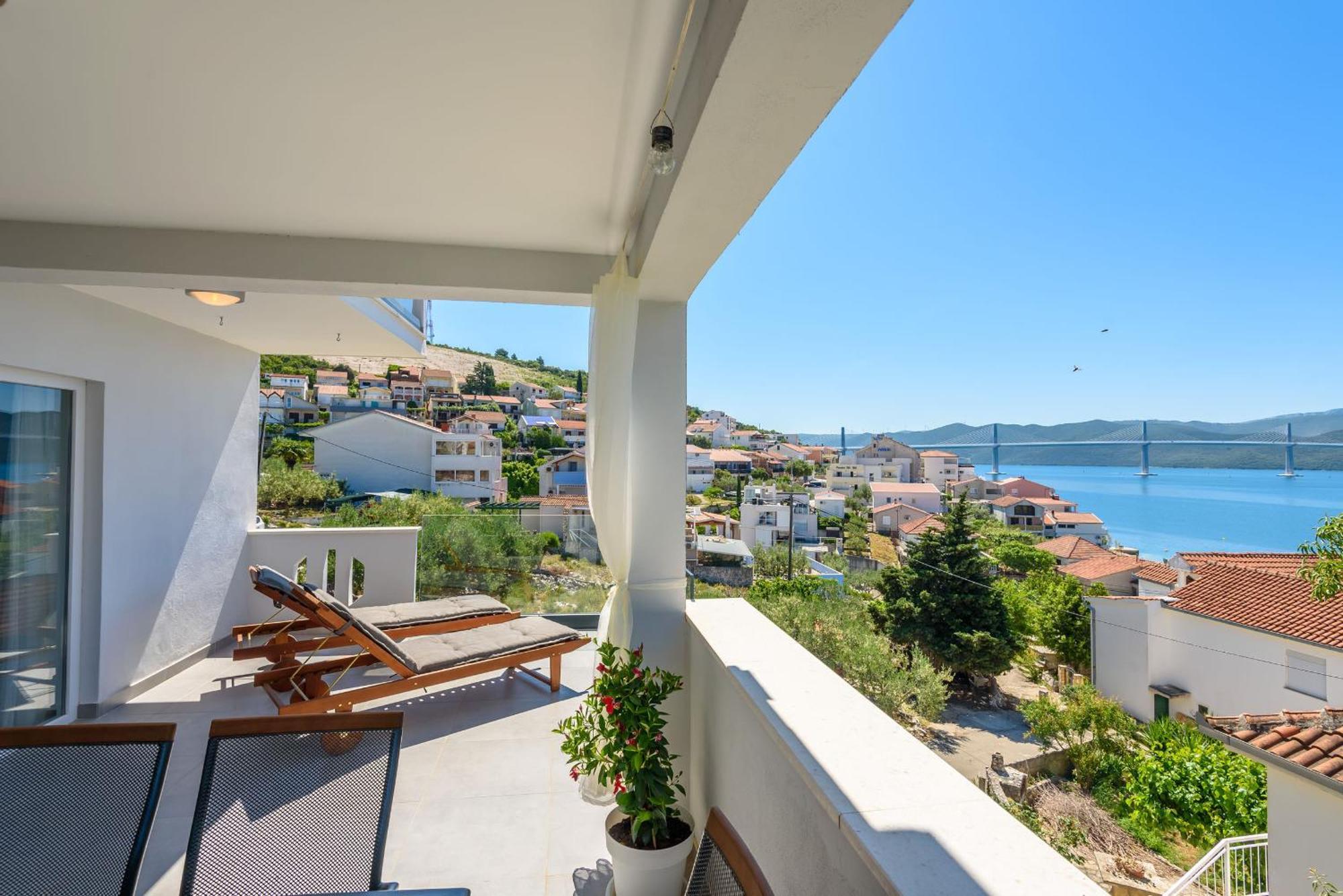 Apartments Morska Vila 코마르나 외부 사진